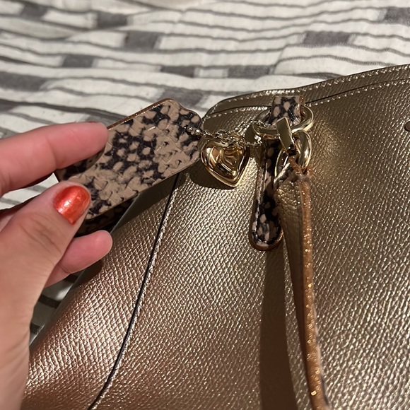 COACH MINETTA CROSSBODY & WRISTLET IN METALLIC LEATHER WITH EXOTIC TRIM - Picture 5 of 13